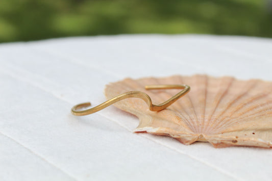 SIMPLE GOLD WAVE BRACELET