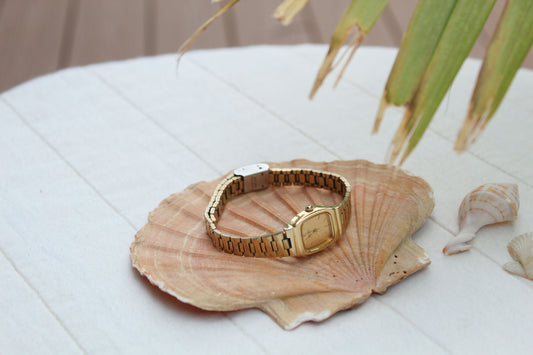 CLASSIC GOLD WATCH