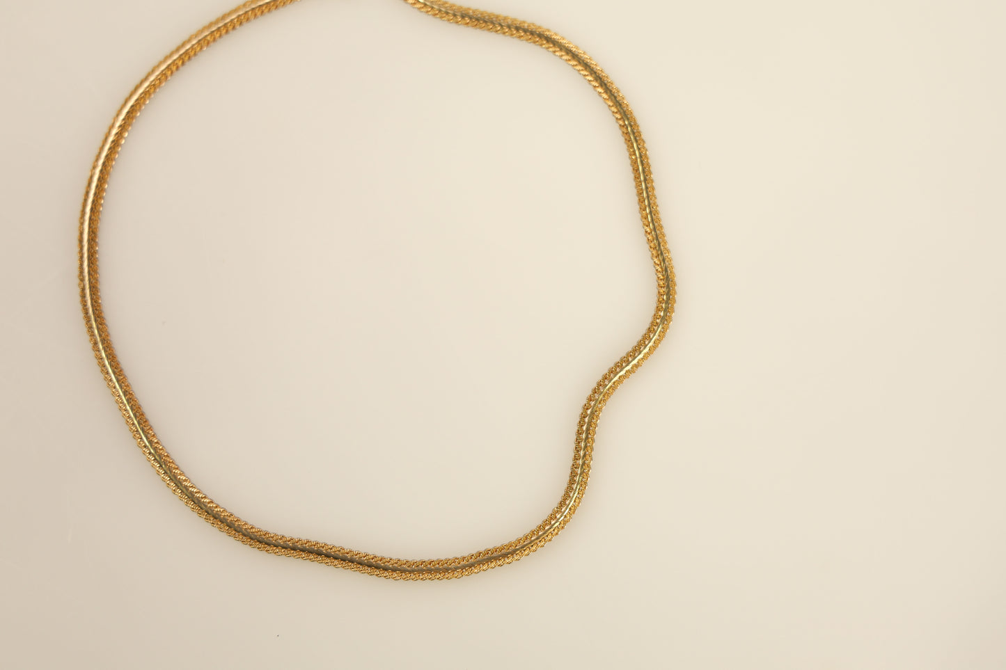 CLASSIC GOLD NECKLACE