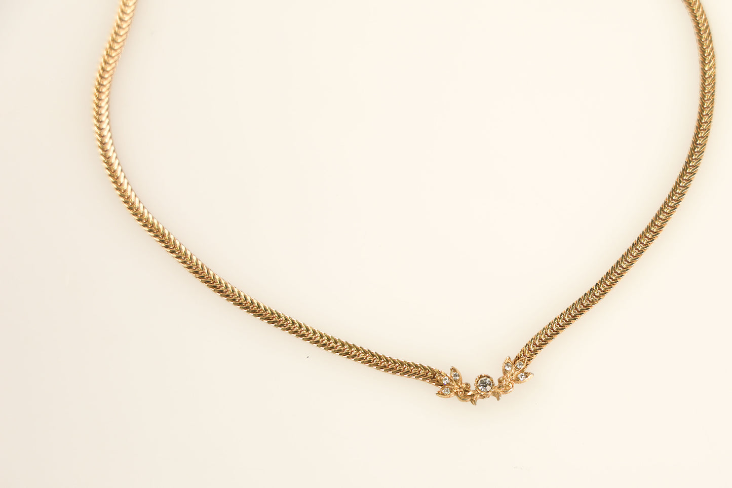 GOLDEN BLOOM NECKLACE