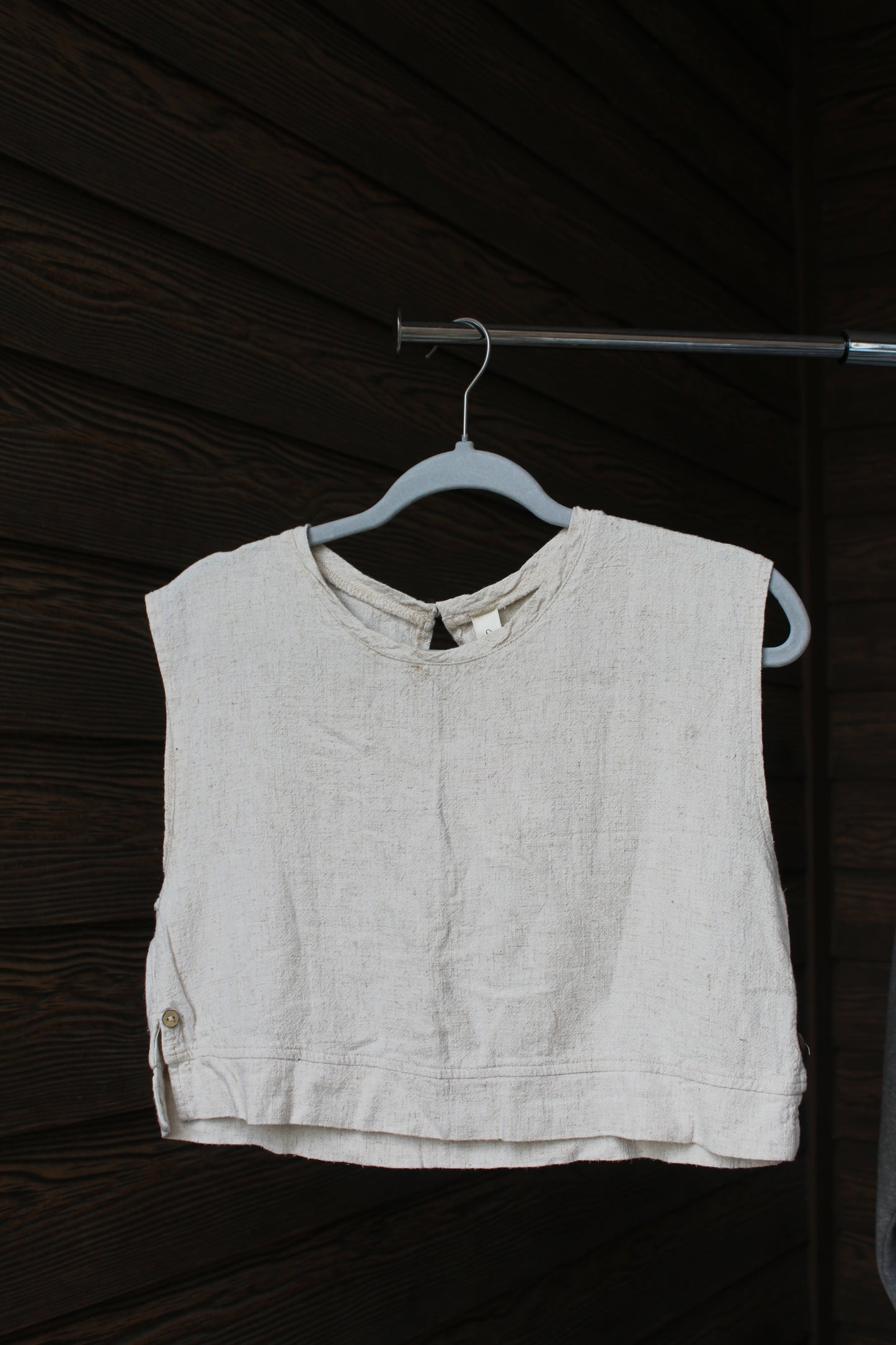 LIGHT IN LINEN TOP