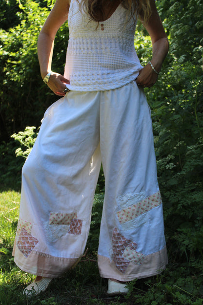 PATCHES OF SPRING PANTS