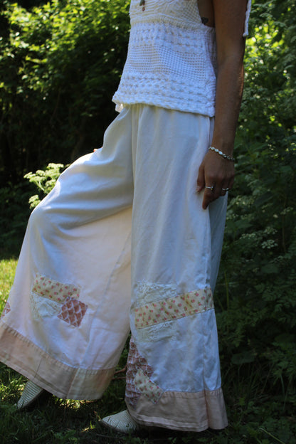 PATCHES OF SPRING PANTS
