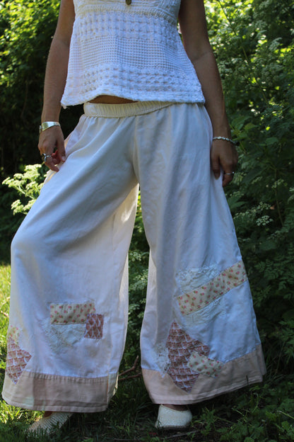 PATCHES OF SPRING PANTS