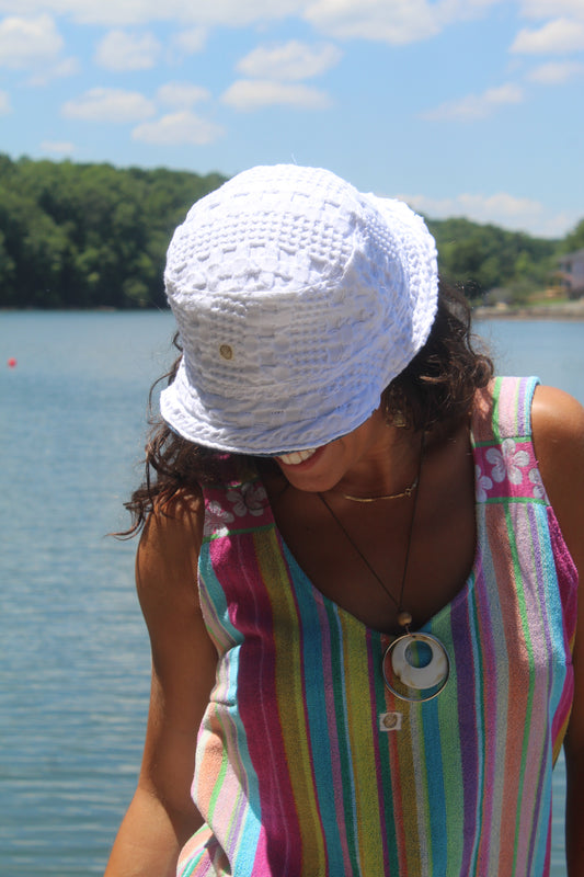 CLOUD 9 BUCKET HAT