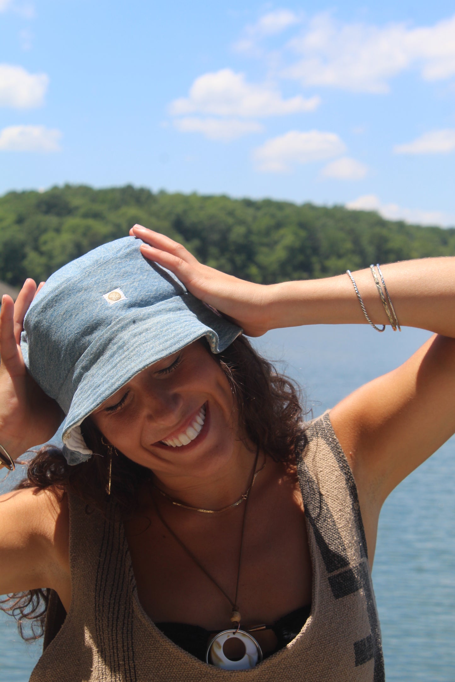 SHELLING BUCKET HAT
