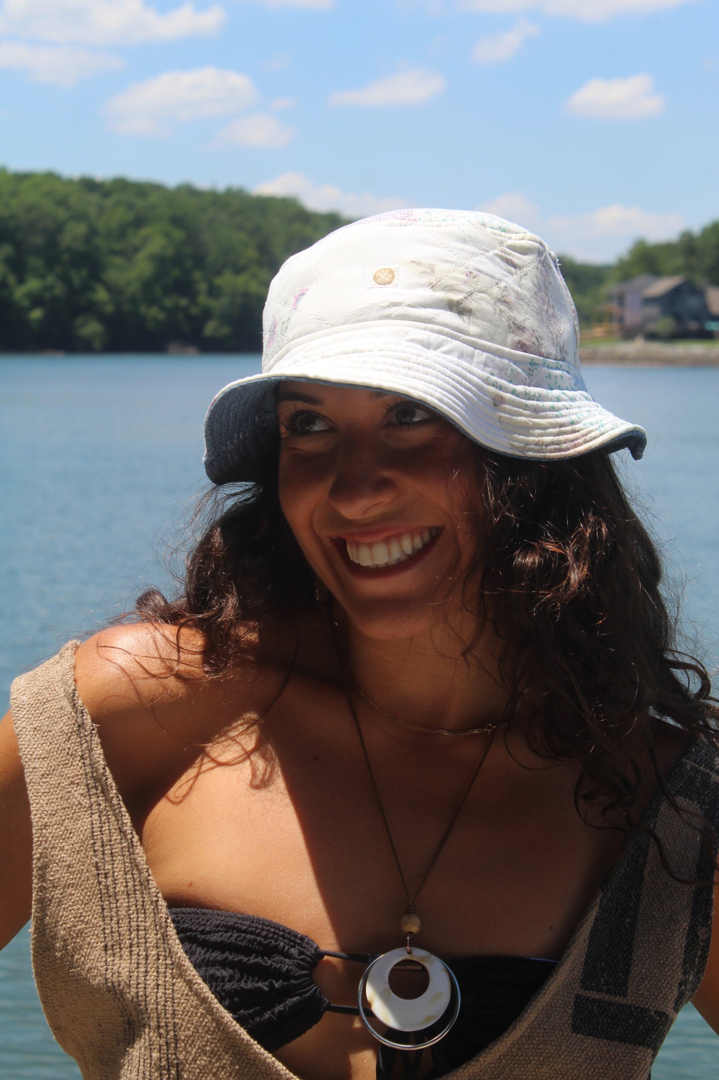 WATER LILES BUCKET HAT