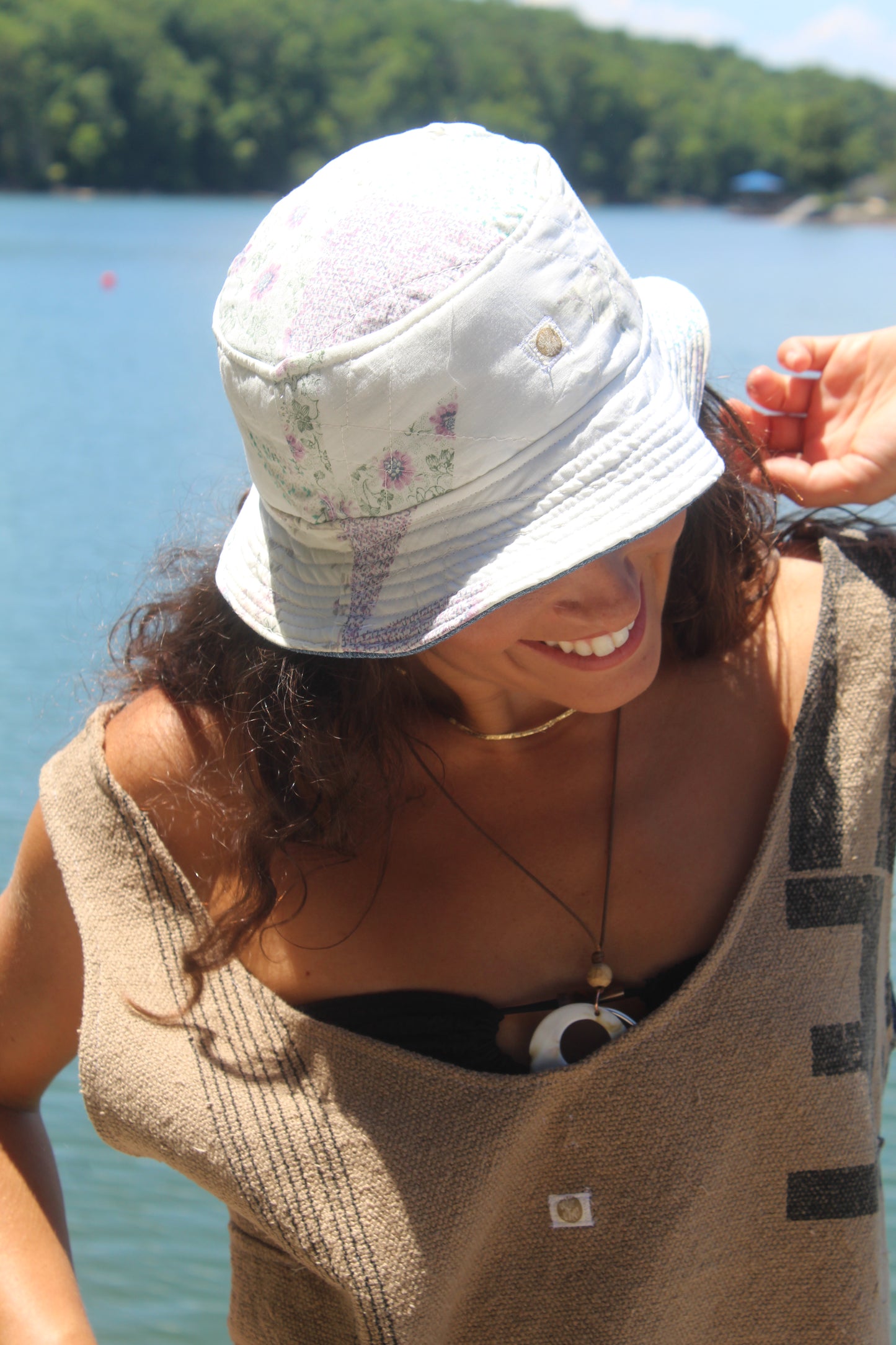 WATER LILES BUCKET HAT