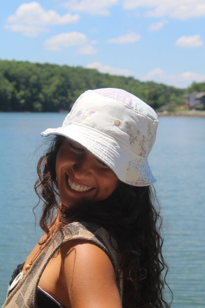 WATER LILES BUCKET HAT