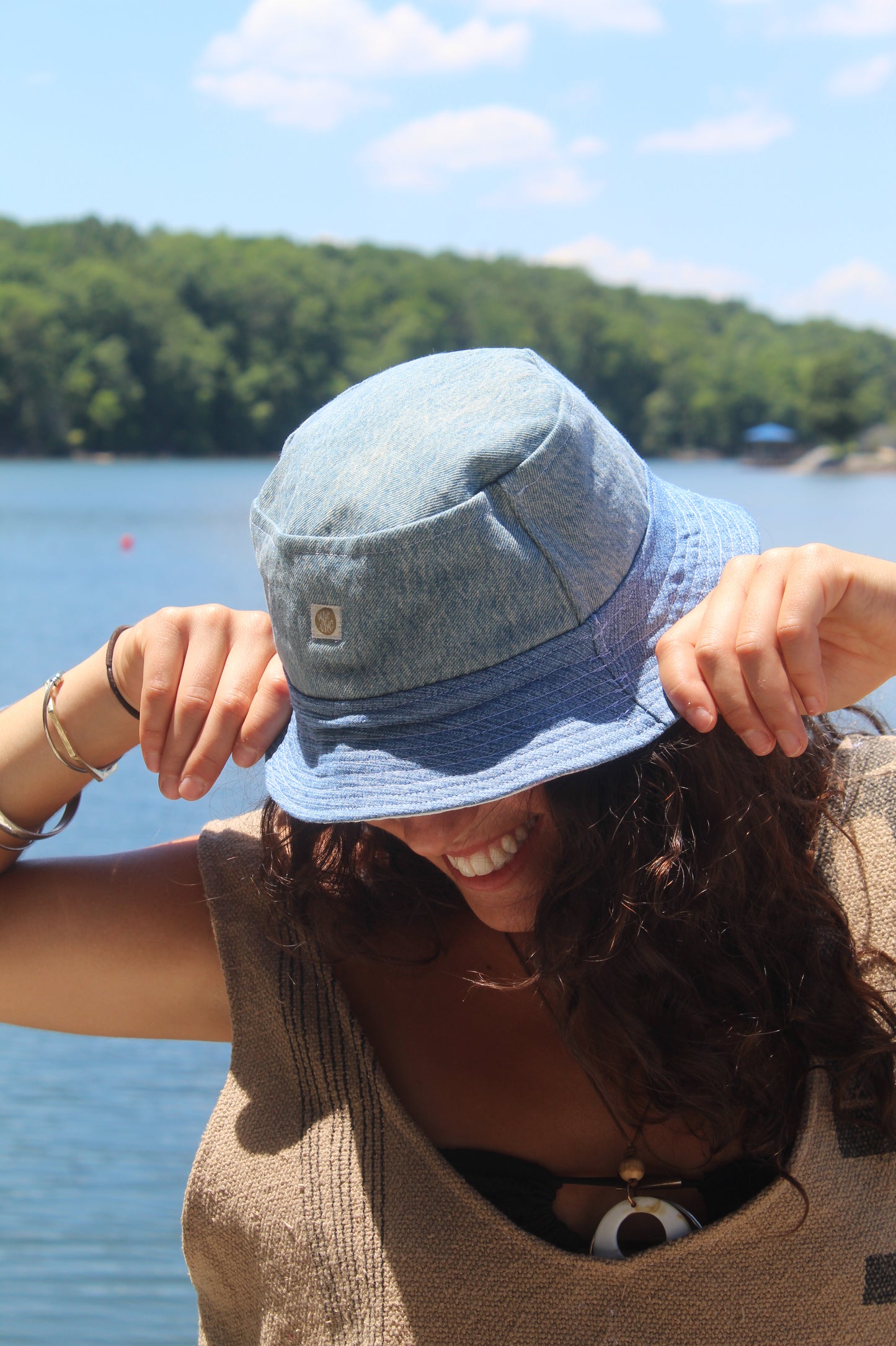 WATER LILES BUCKET HAT
