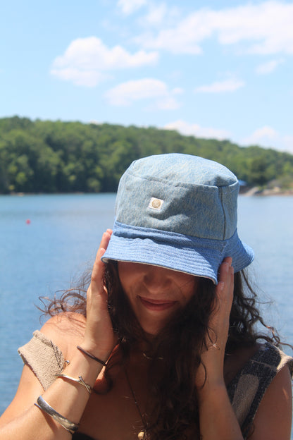 WATER LILES BUCKET HAT