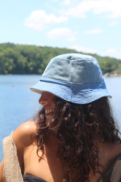 WATER LILES BUCKET HAT
