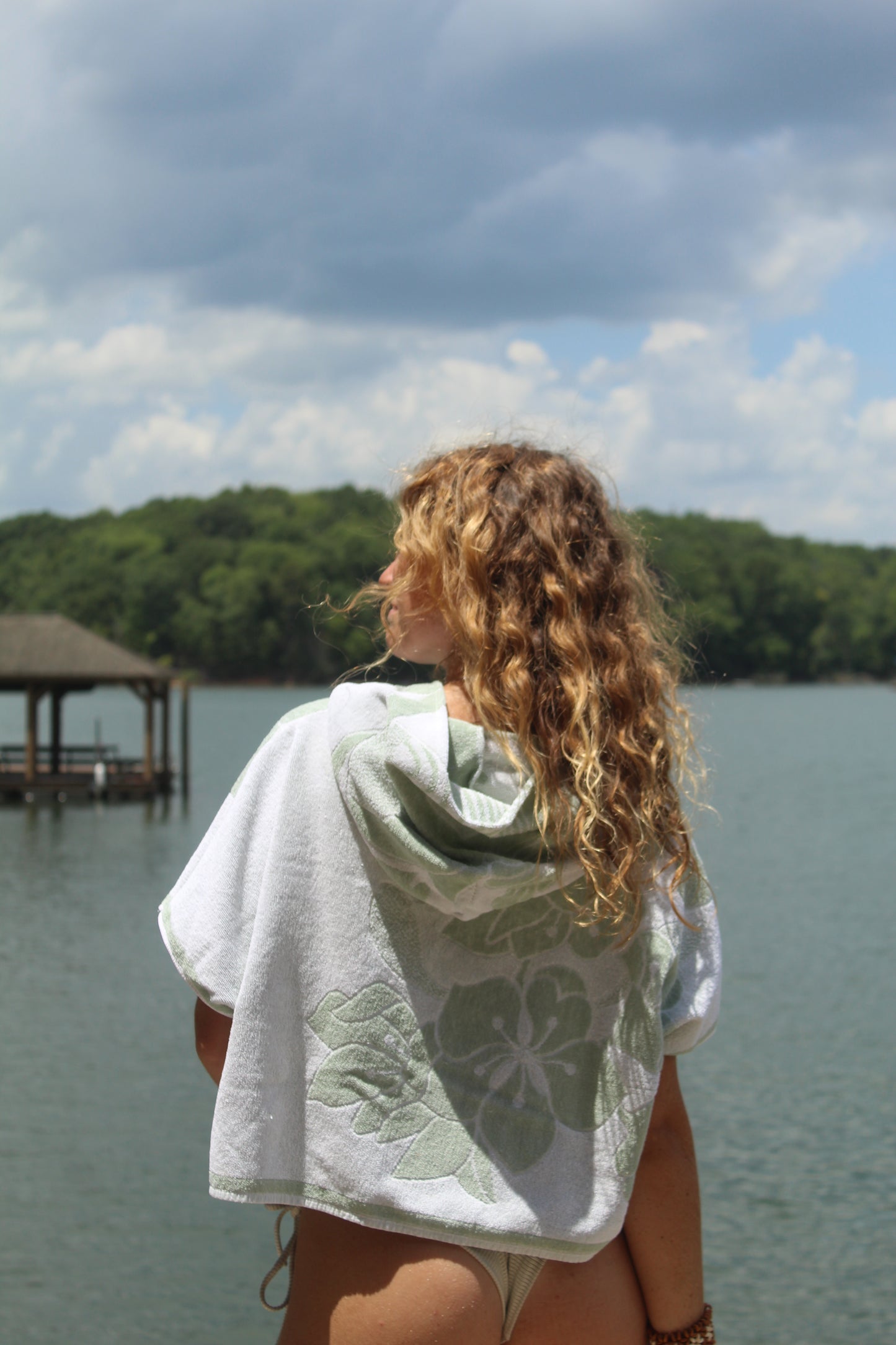 OCEAN EYES TOWEL HOODIE