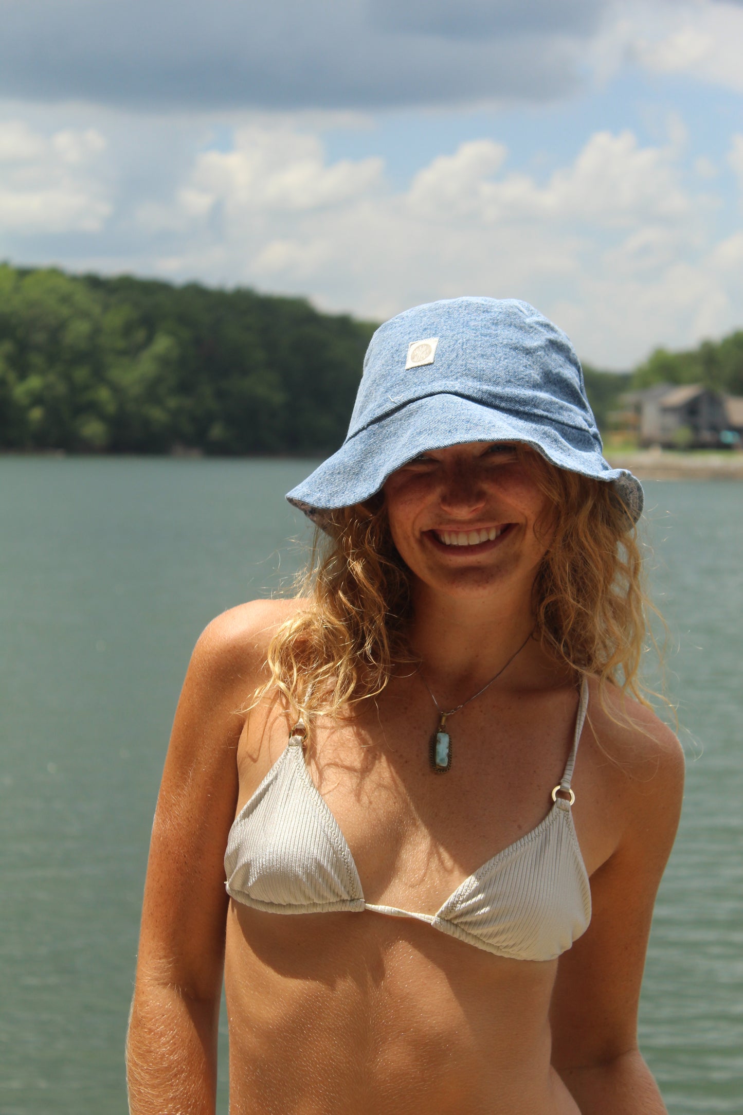 DEEP END BUCKET HAT
