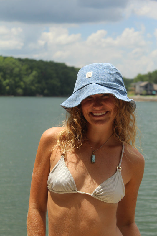 DEEP END BUCKET HAT