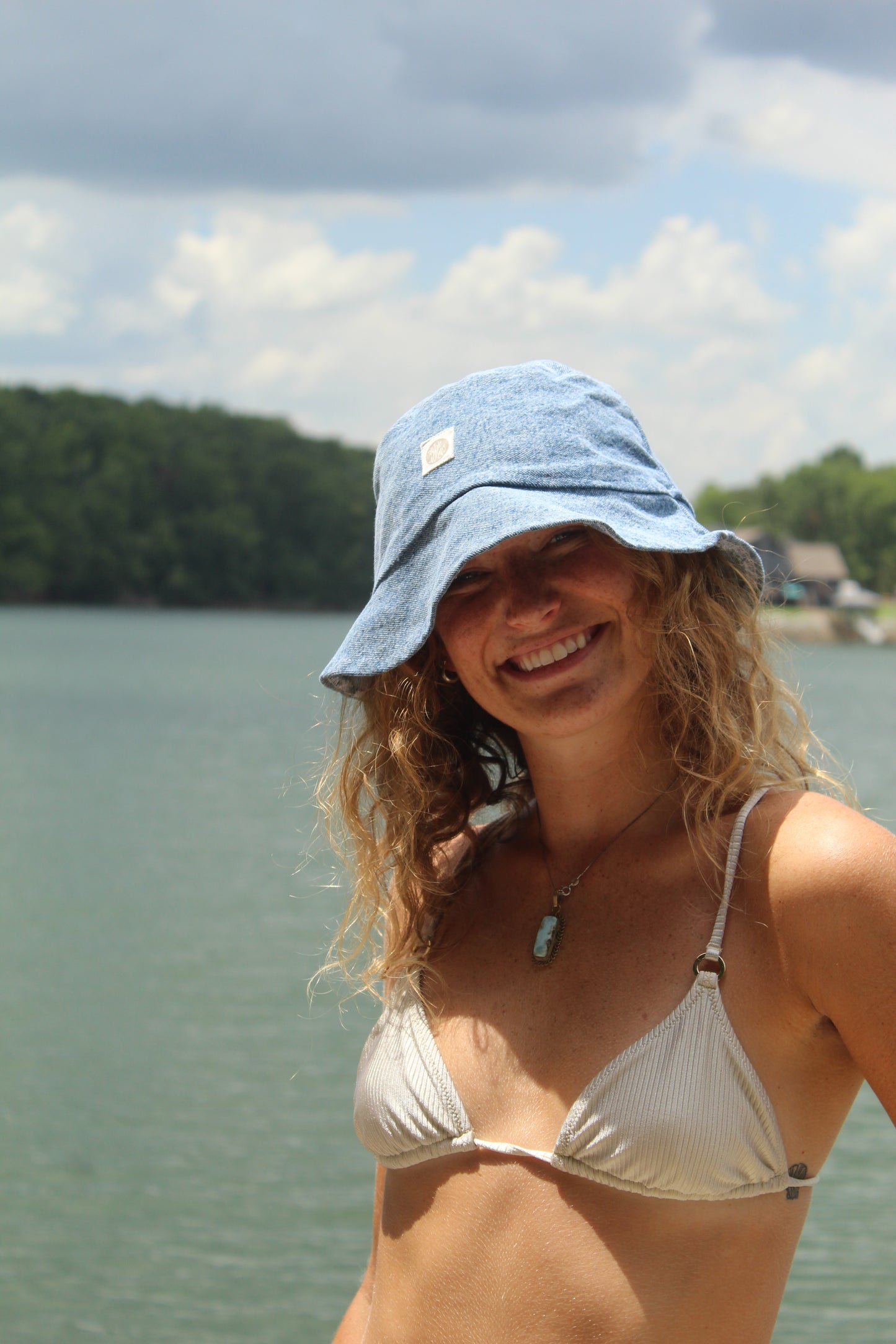 DEEP END BUCKET HAT