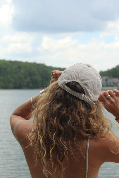MEET ME AT MAKALEI HAT