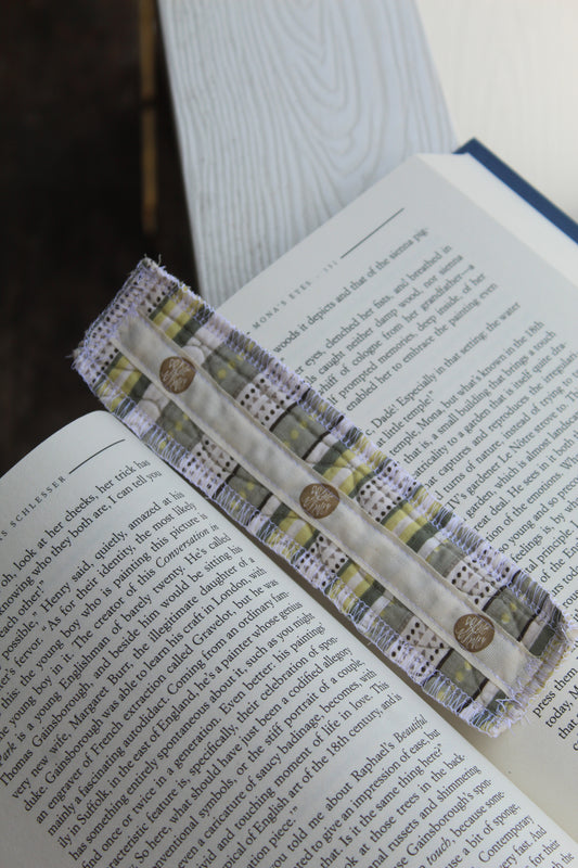 BOOKWORM BOOKMARK