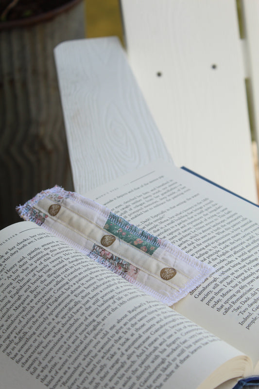 BEACH READ BOOKMARK