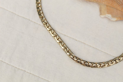 GOLD CHAINED NECKLACE