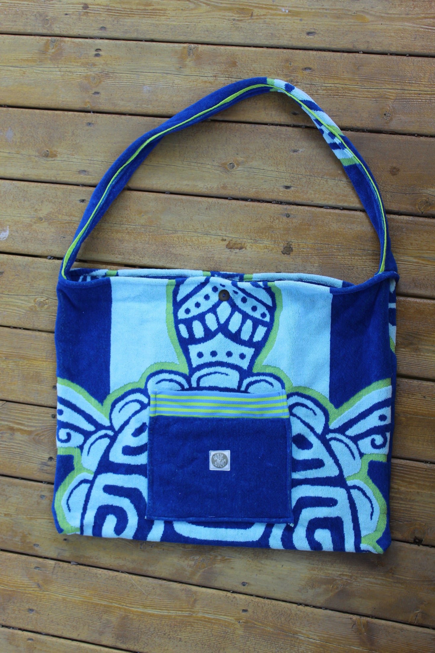 SWIMMING WITH TURTLES BAG