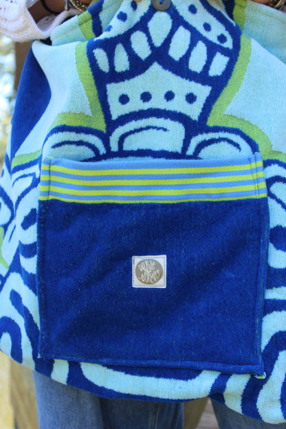 SWIMMING WITH TURTLES BAG