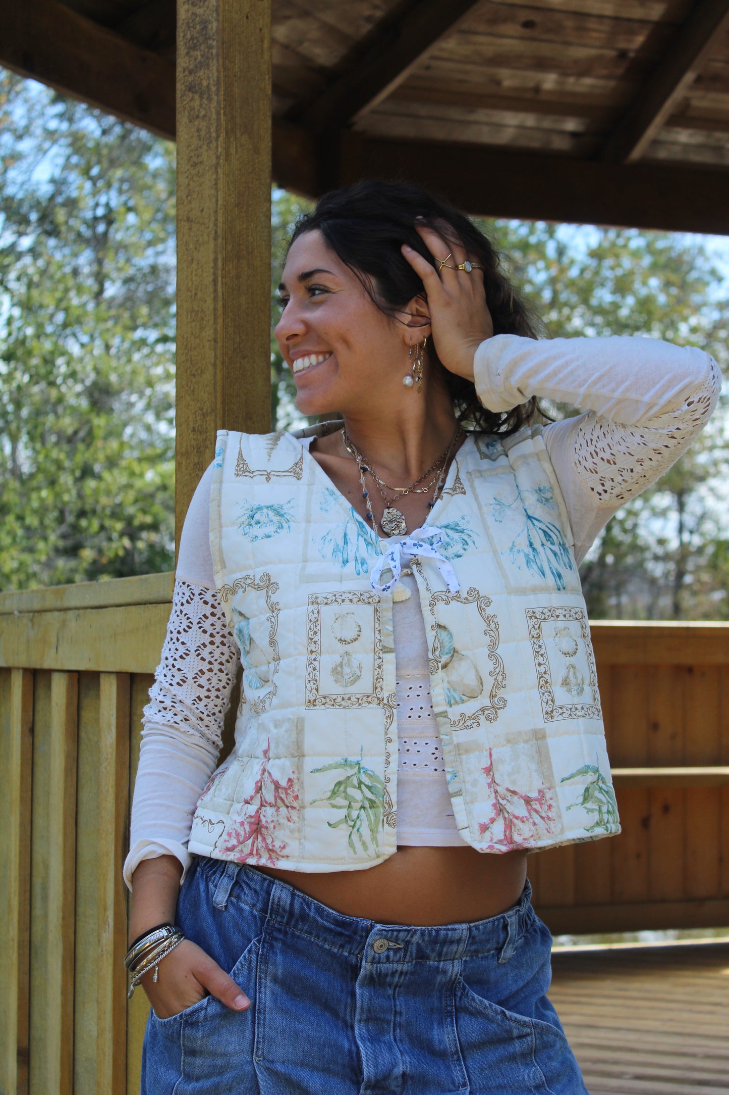 LET'S COLLECT SHELLS VEST