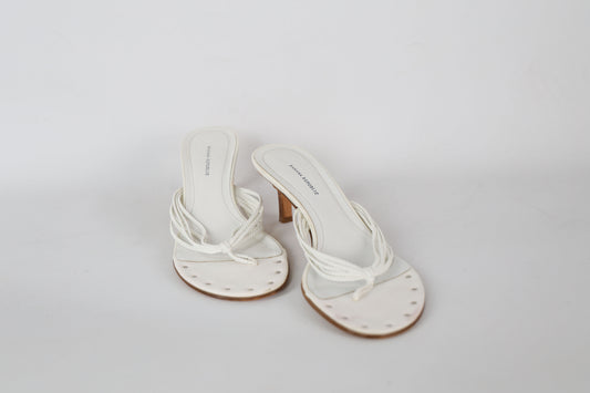 DAINTY SUMMER HEELS