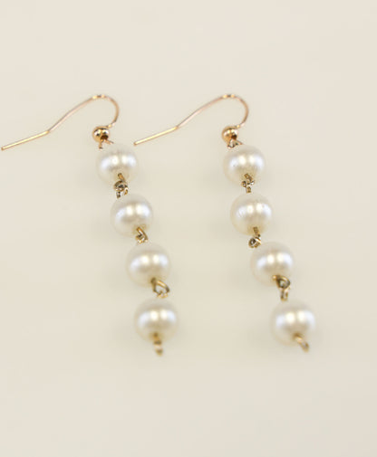 BEAUTY AND GRACE EARRINGS