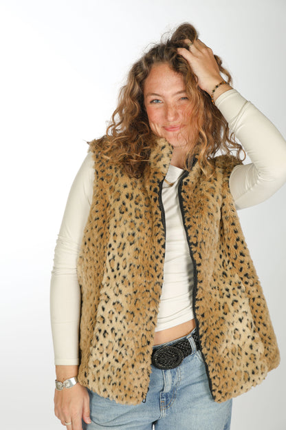 GET SPOTTED REVERSIBLE VEST
